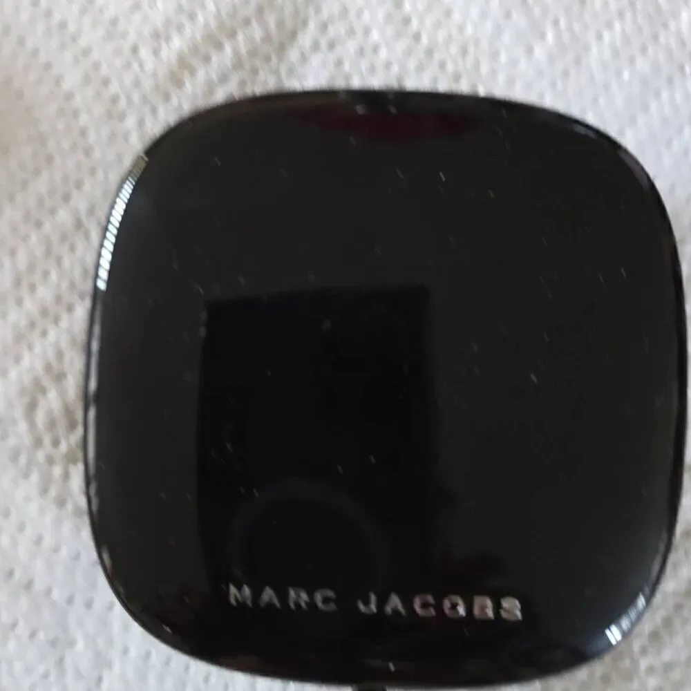 Marc Jacobs perfection powder featherweight foundation #100 Finish Line. Brand n